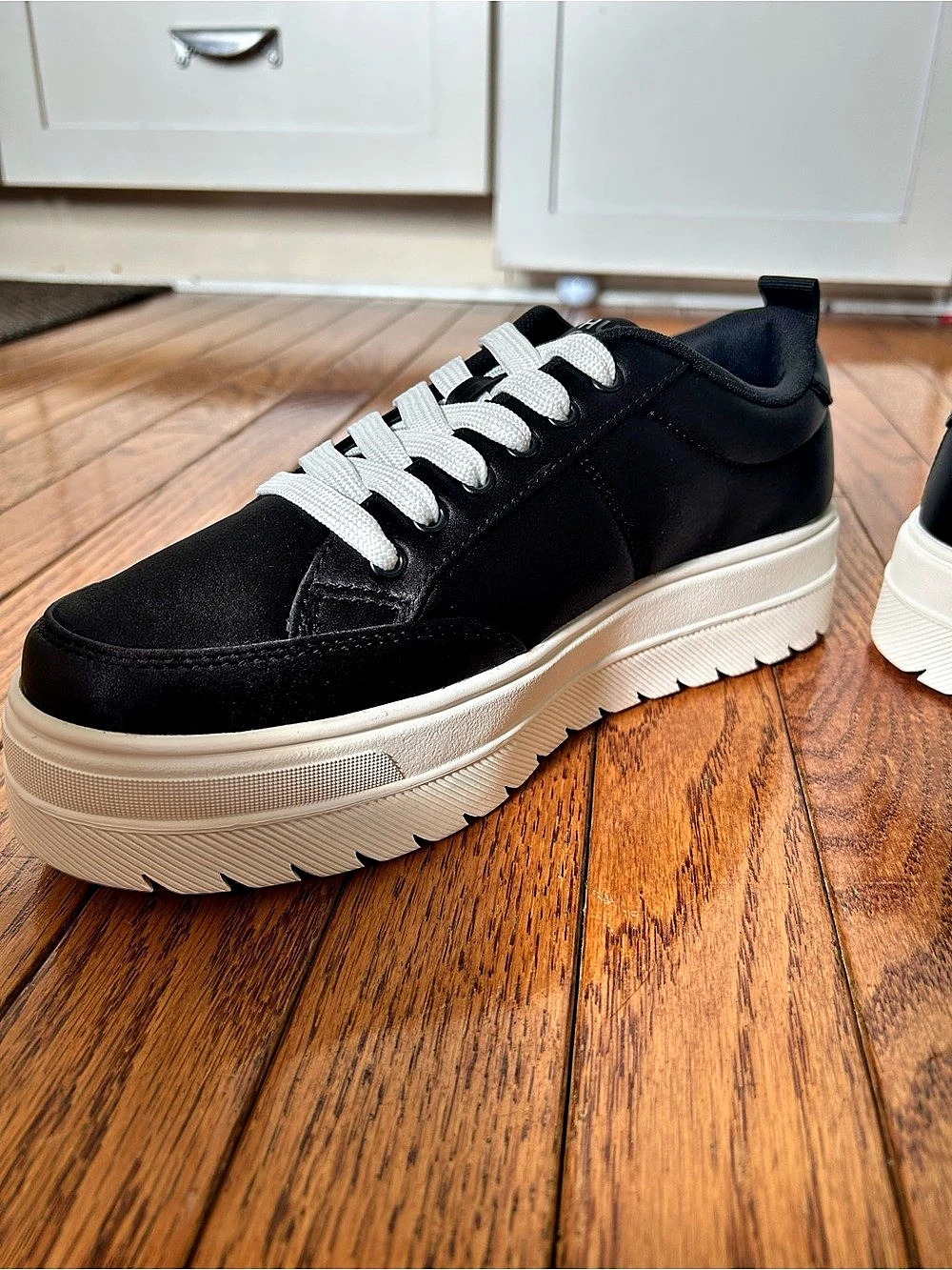 HUGO Lyssa Tenn Platform Sneakers Black & White women 10 New